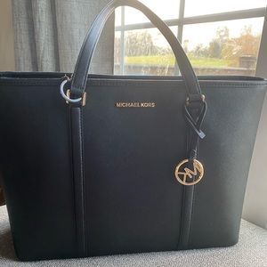 Michael Kors tote